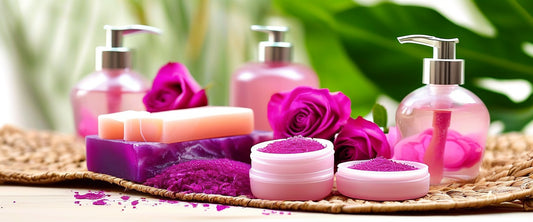 IMAGEN DE BOTELLAS DE JABON Y JABONES SOLIDOS DE COLOR ROSA